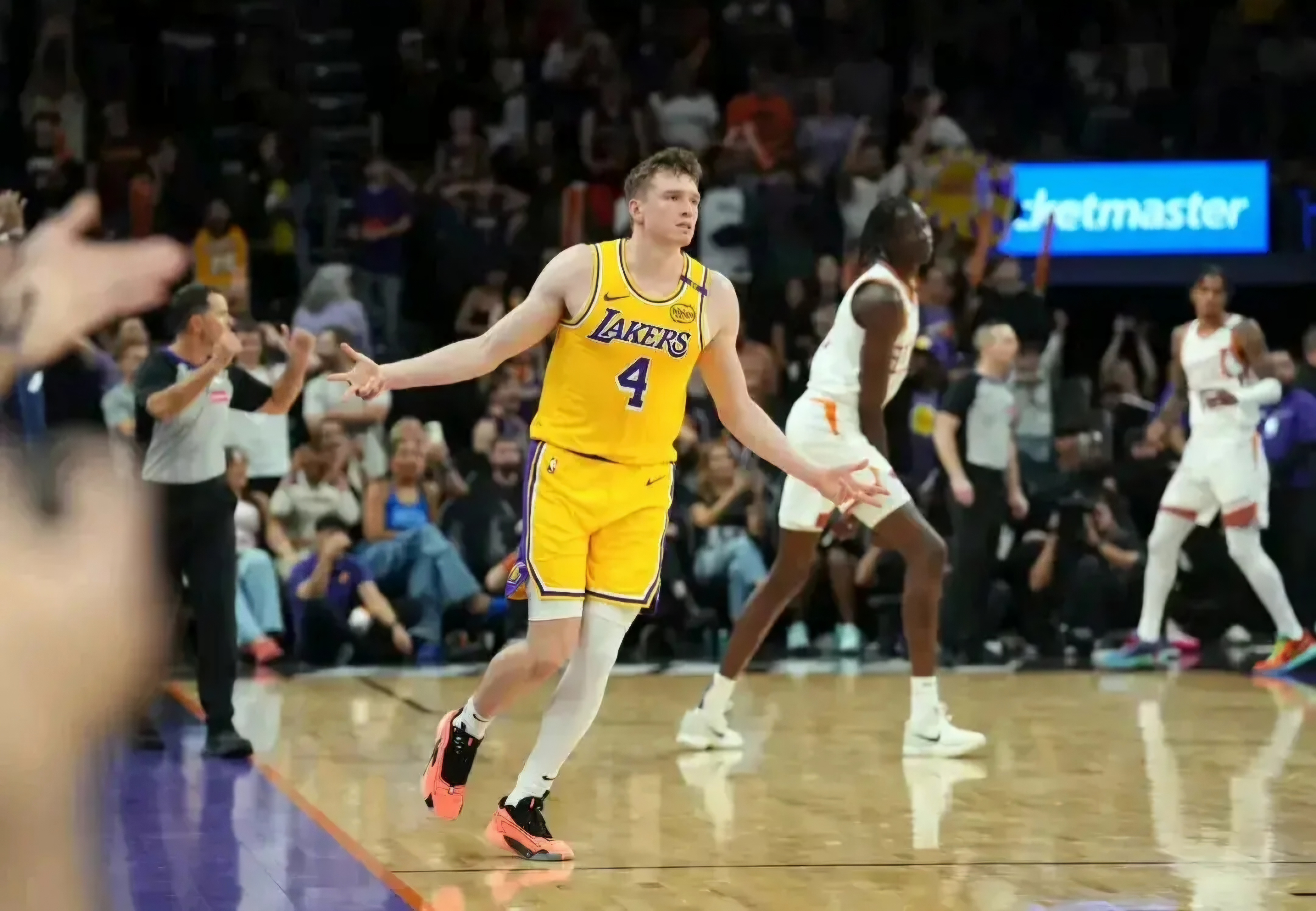 篮球新秀表现抢眼，球探团队开始关注他的简单介绍