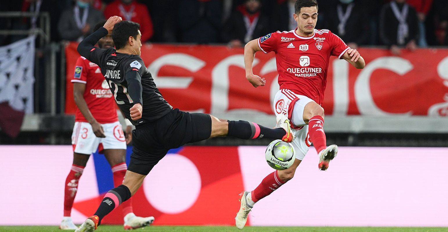 包含摩纳哥球员表现出色，有望在法甲联赛中崭露头角的词条