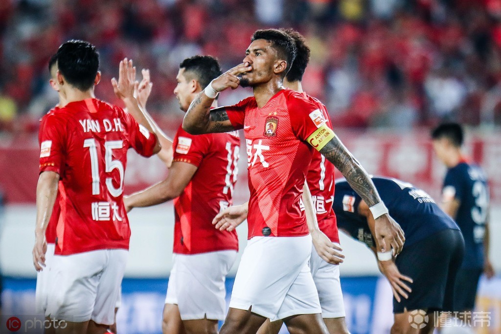 关于河床战胜瓦伦西亚，稳固胜局的信息