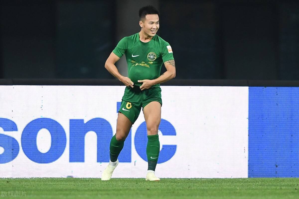 绿城主场击败恒大，豪取关键三分的简单介绍