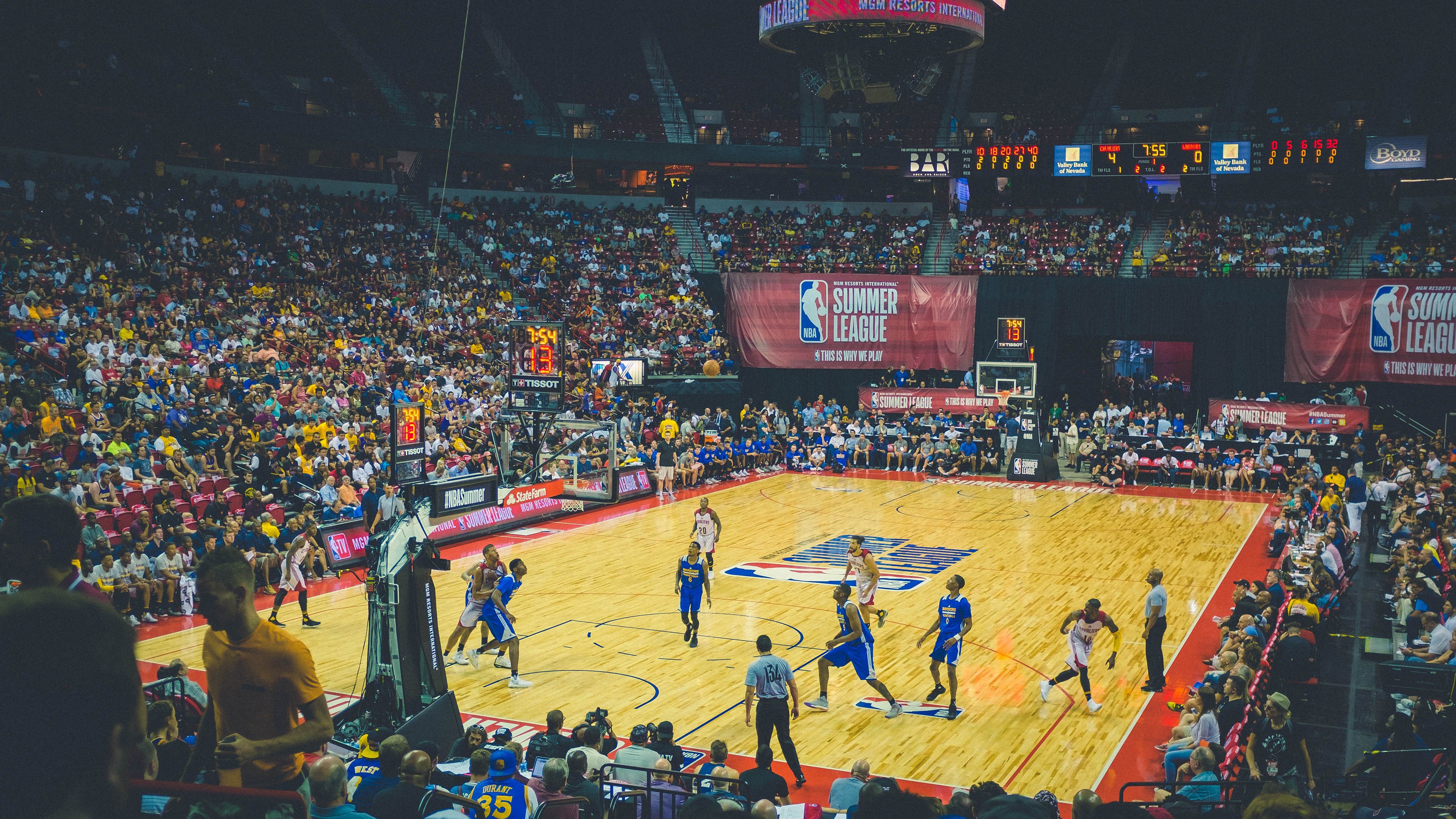 羽毛球赛场焦点！葡萄牙队对阵美国队，防守反击奏效，球队笑到最后